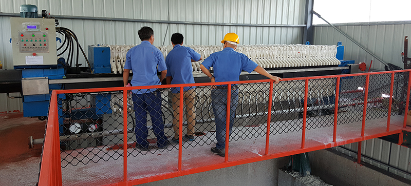 壓濾機(jī)廠家分析廂式自動壓濾機(jī)泄漏的原因